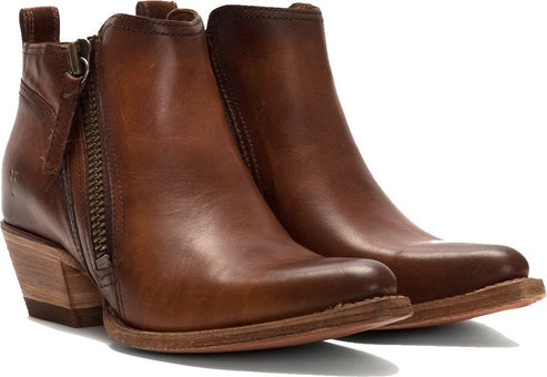 Frye Boots Sacha Moto Shortie Caramel