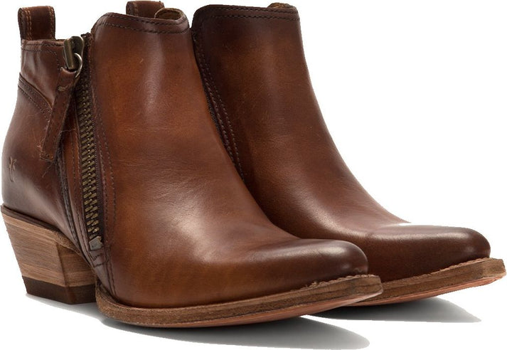 Frye Boots Sacha Moto Shortie Caramel