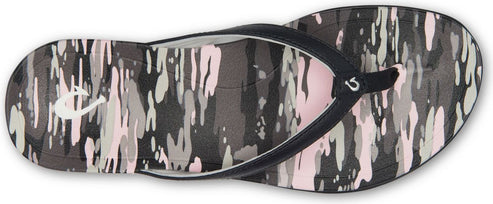 OluKai Sandals Women's Ho'opio Hau Black / Wai Camo